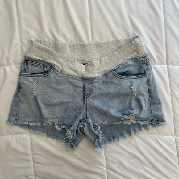 Maternity Light Denim Shorts Destructed - Picture 3 of 4